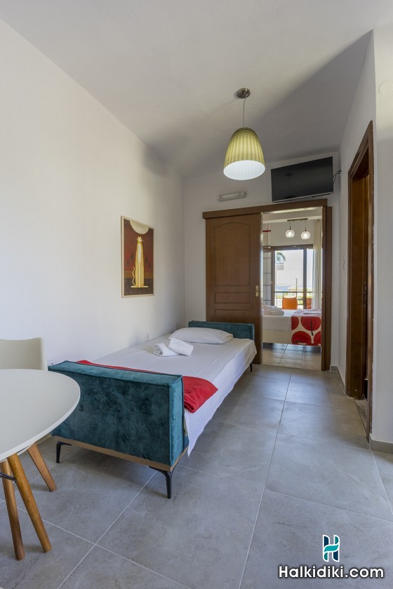 Akrathos Houses, Junior Suite