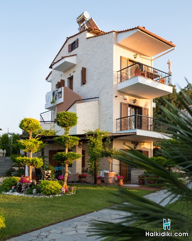 Akrathos Houses, Exteriors