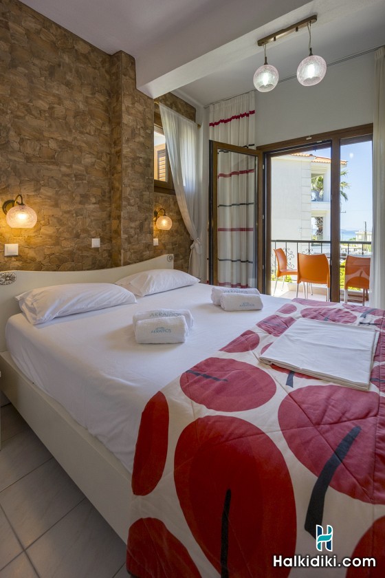 Akrathos Houses, Junior Suite