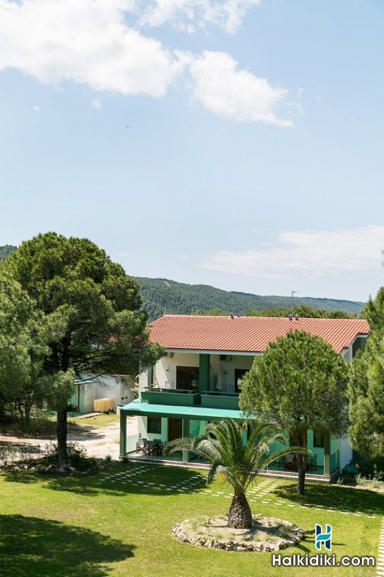 Alexandros Hotel, Εξωτερικοί χώροι