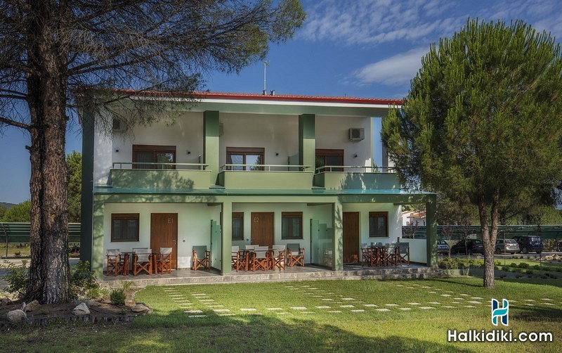 Alexandros Hotel, Εξωτερικοί χώροι