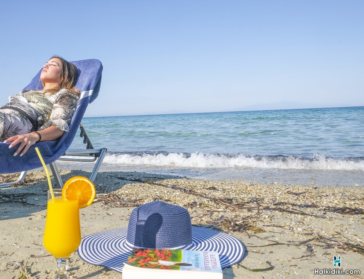 Alkioni By The Sea, Εσωτερικοί χώροι