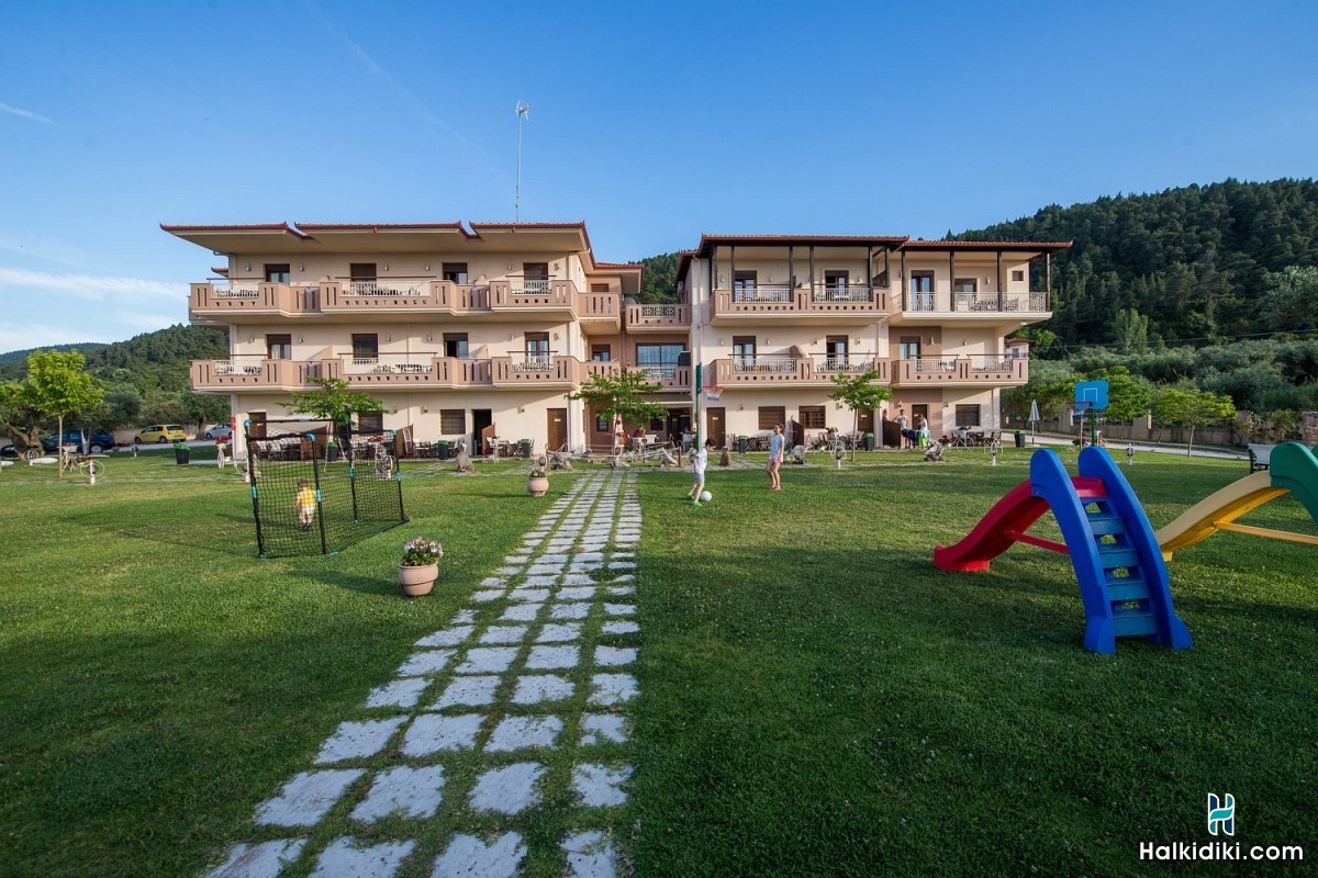 Aroma Hotel, Εξωτερικοί χώροι