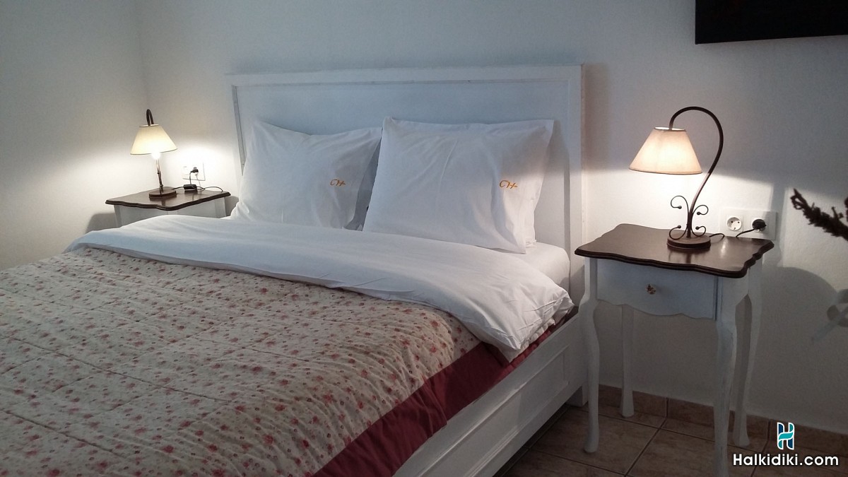 Christaras Apartments, Second floor apartment No7 & No9 (2+2) -1 double bed & 2 single beds.