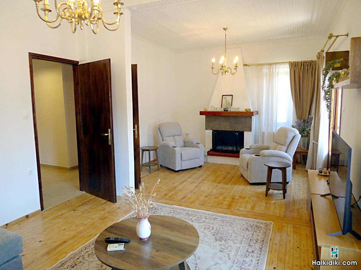 Dream Home, Das Zuhause