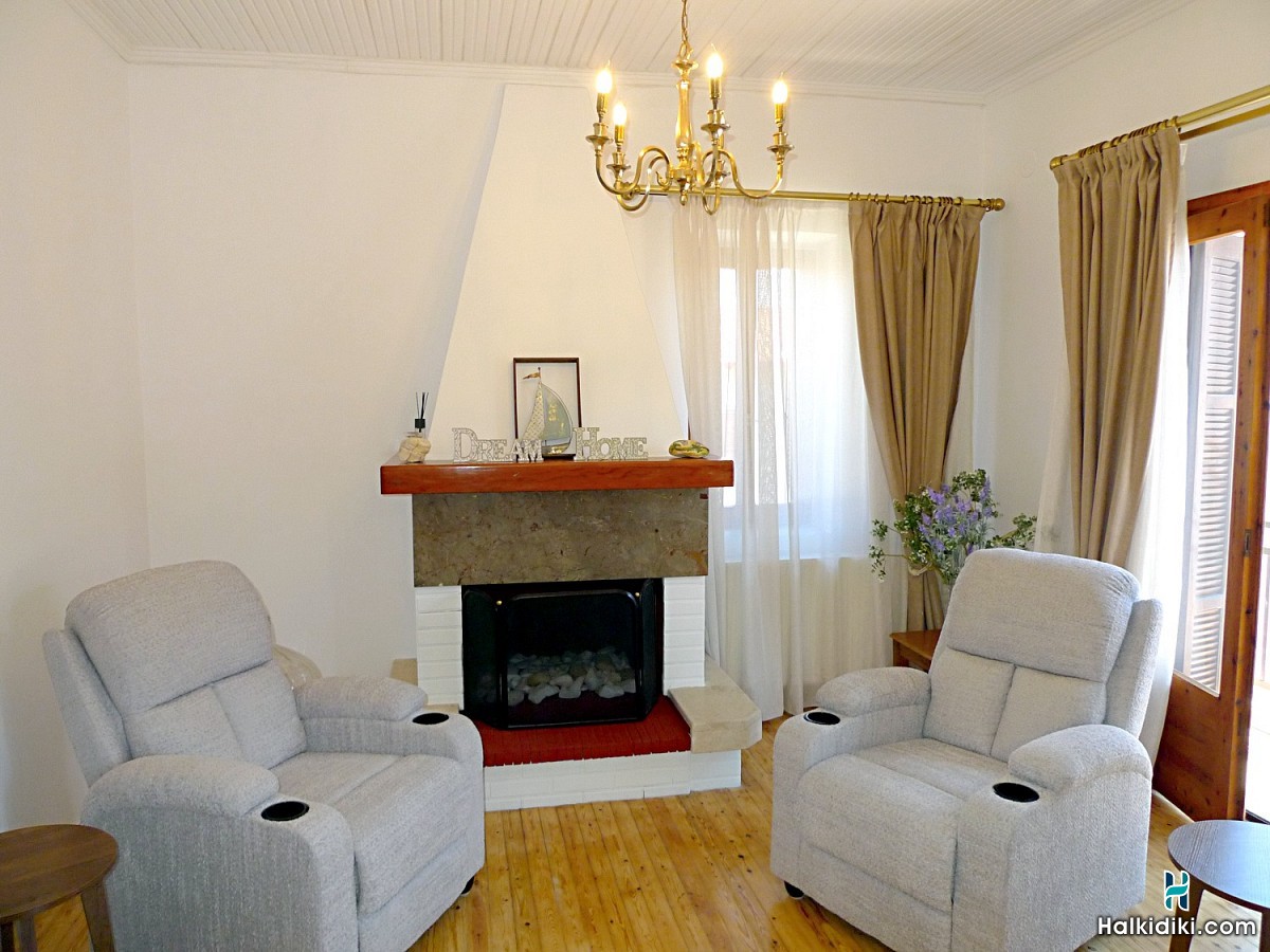 Dream Home, Das Zuhause