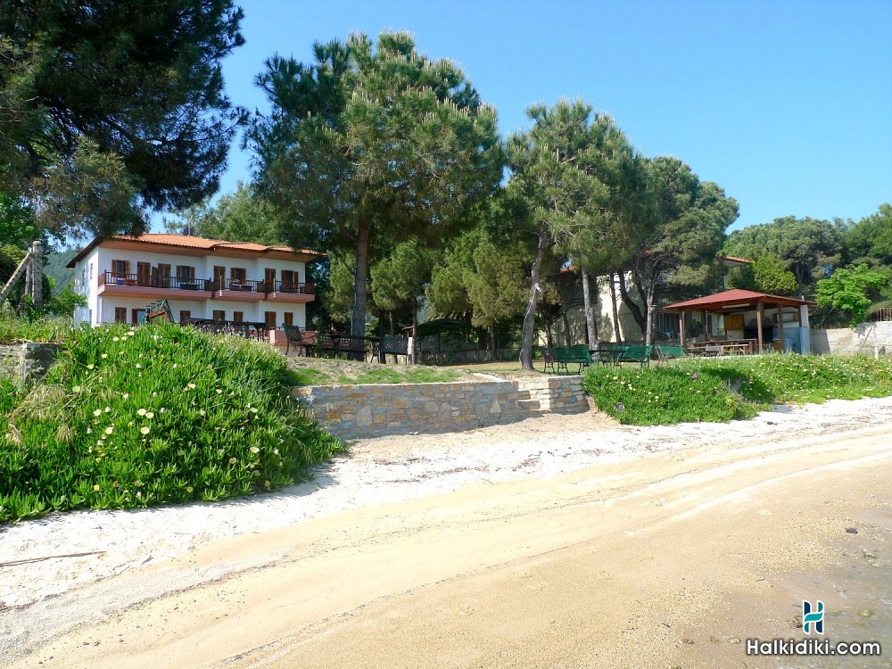 Studios Efi, Beachfront studios in Vourvourou, Sithonia