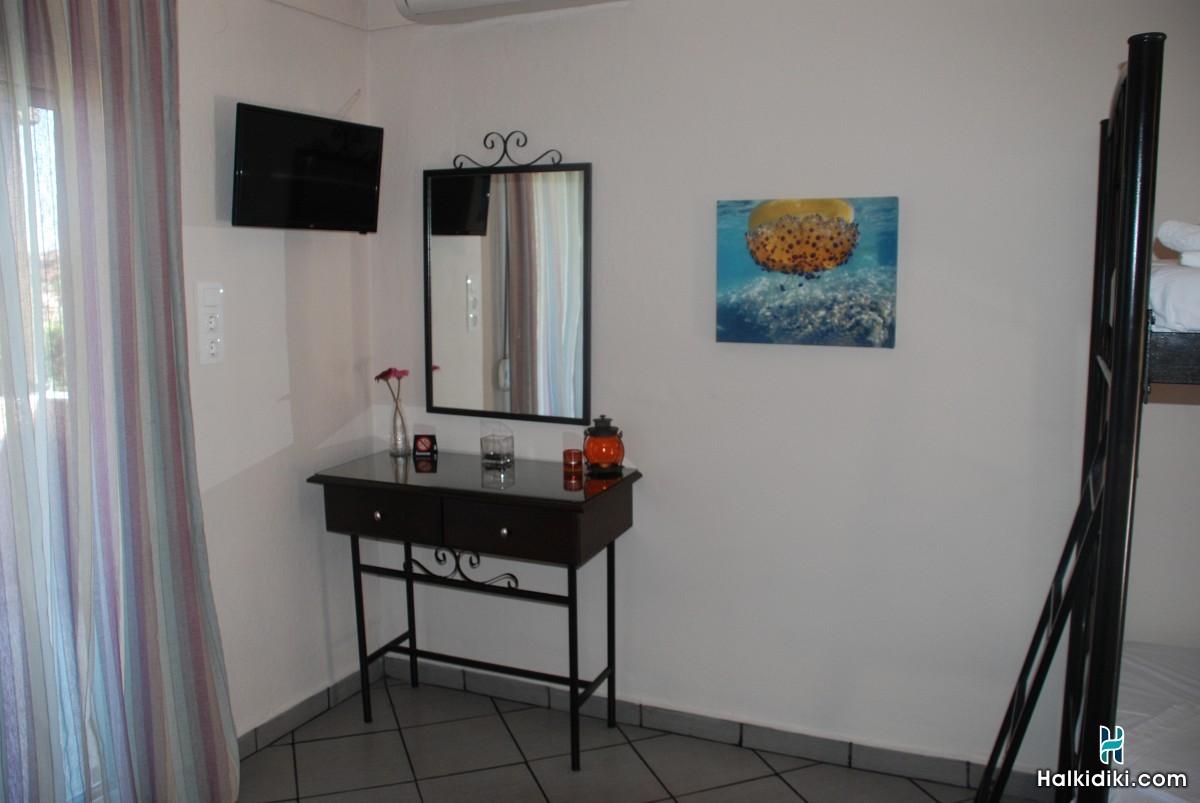 Latoura Studios, downstairs