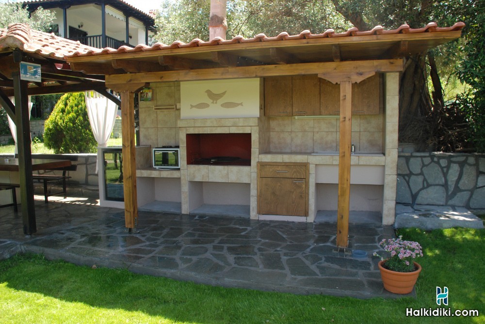 Latoura Studios, kiosk - barbecue