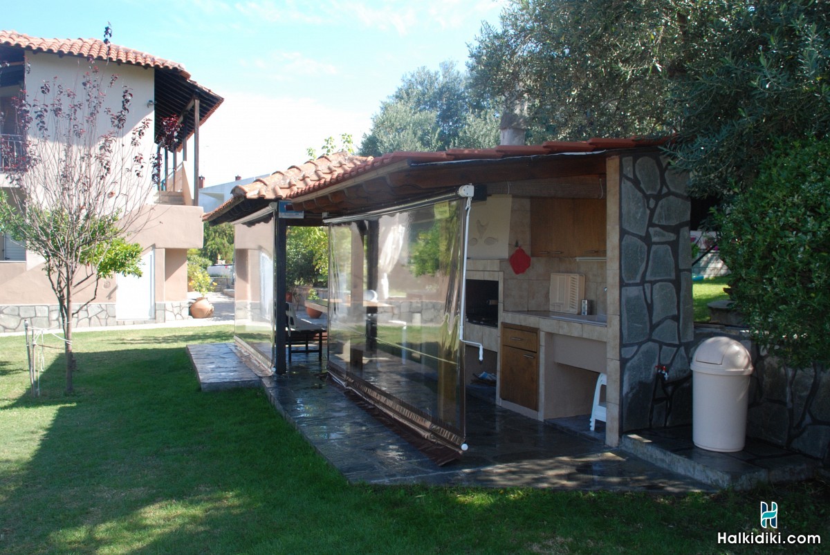 Latoura Studios, kiosk - barbecue