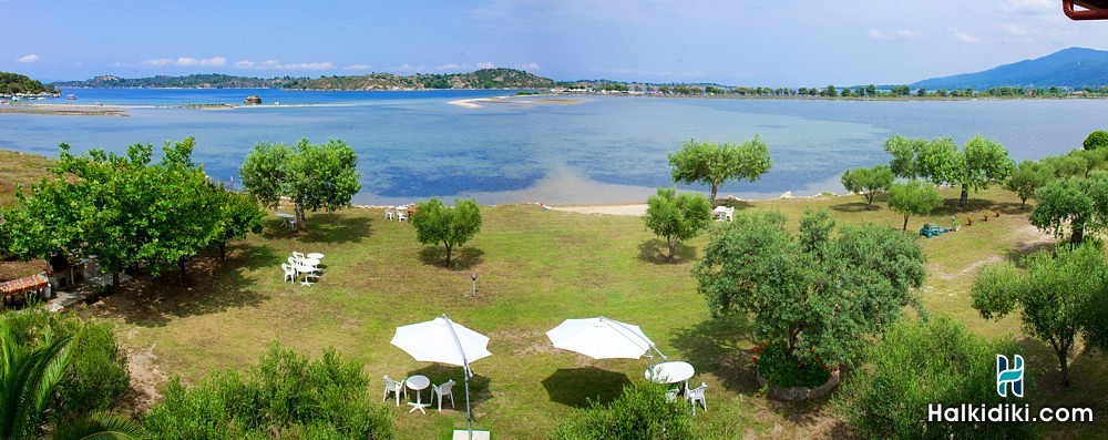 Livari Studios & Apartments, Εξωτερικοί χώροι