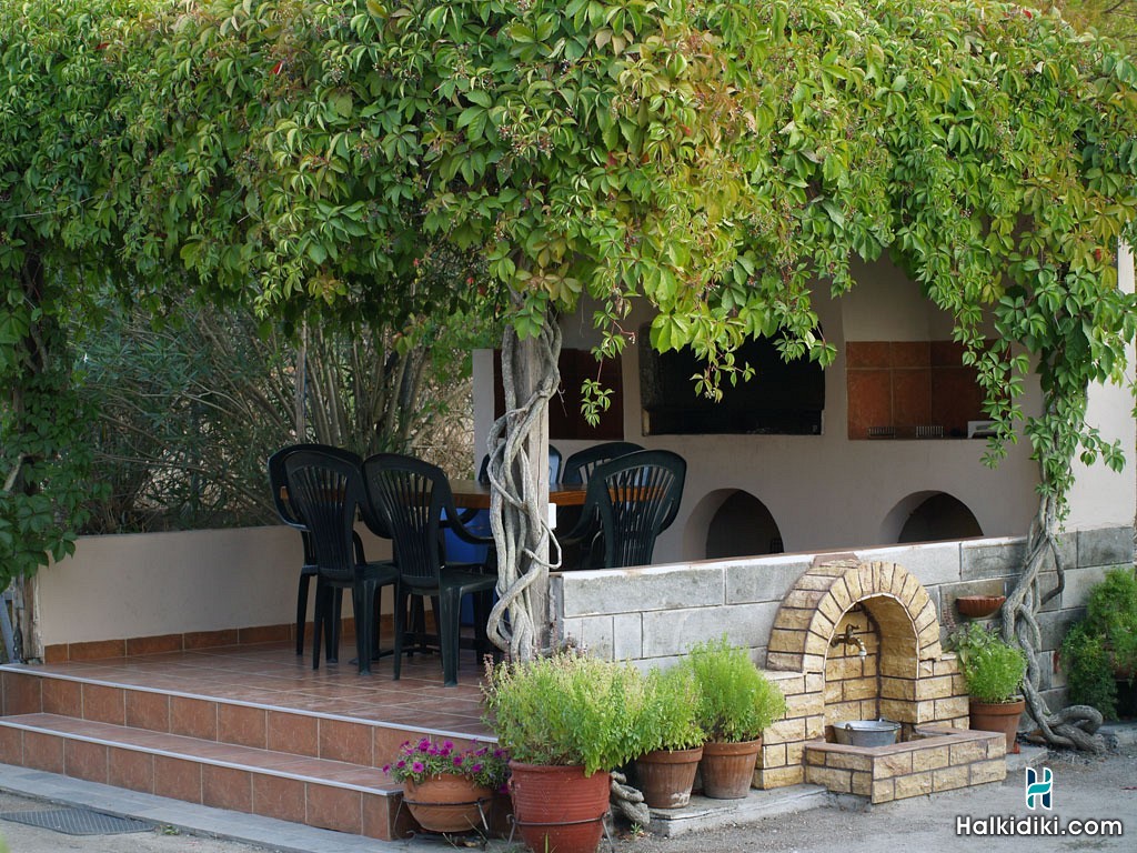 Litsa Panagi Apartments, The Garden