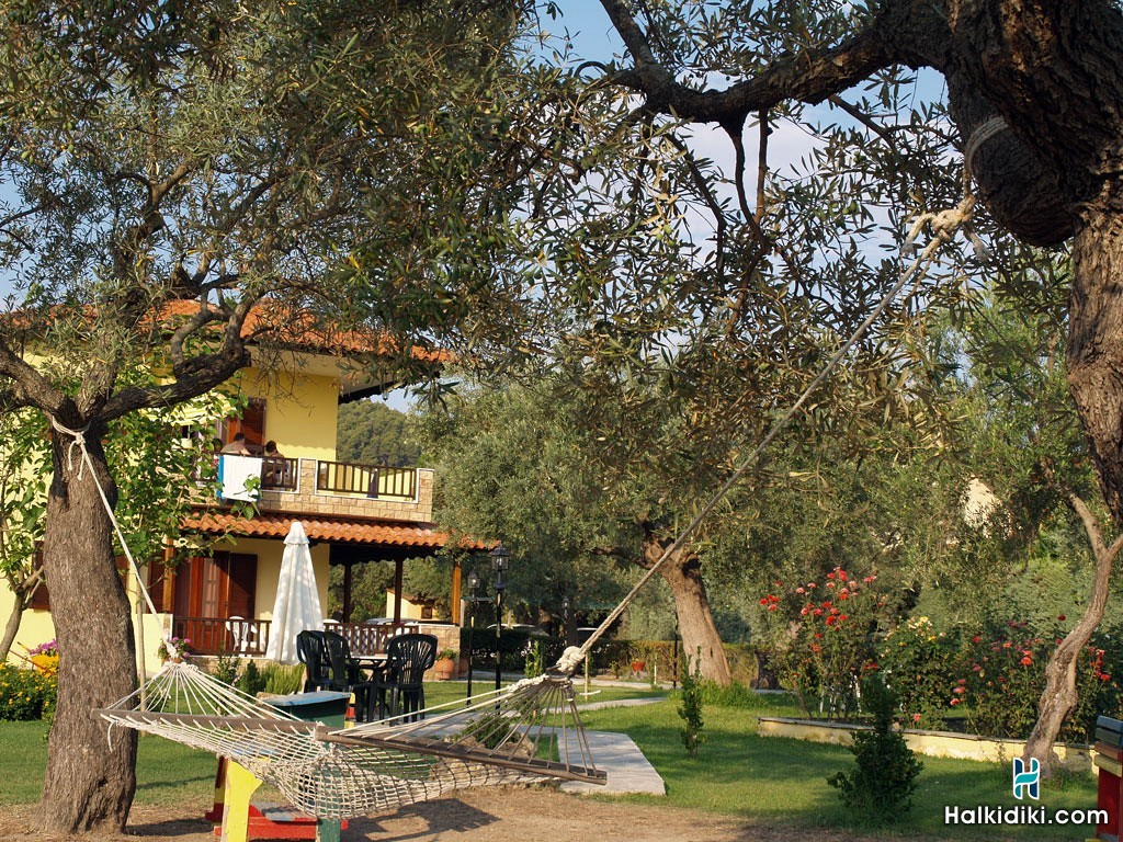 Litsa Panagi Apartments, The Garden