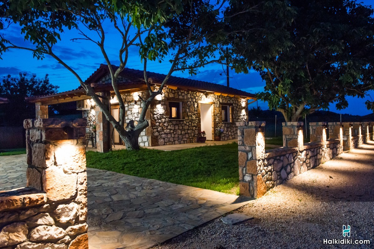 Patiria House, Εξωτερικοί χώροι