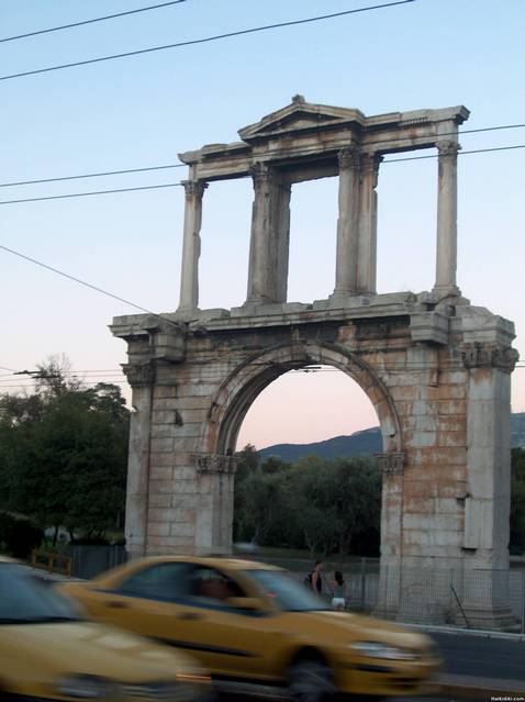 near 'AKROPOLIS'