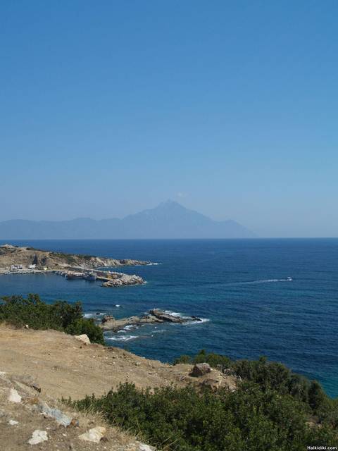 Mount_Athos_from_arond_Skala_Sikias_Sithonia_