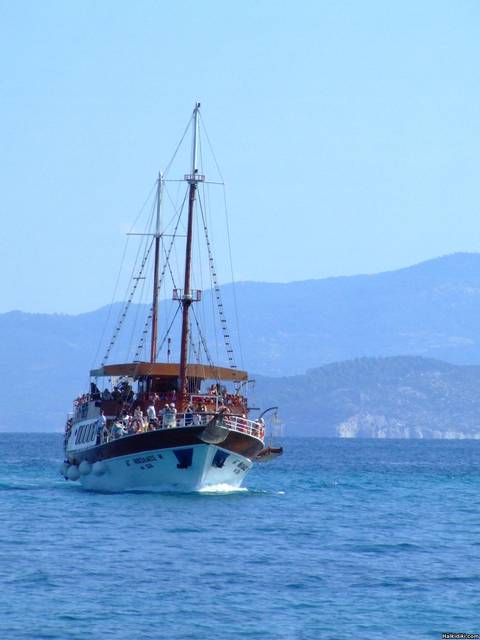 Pefkohori_-_boat2