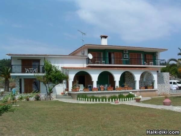 The Villa Zorbas in Neo Skioni