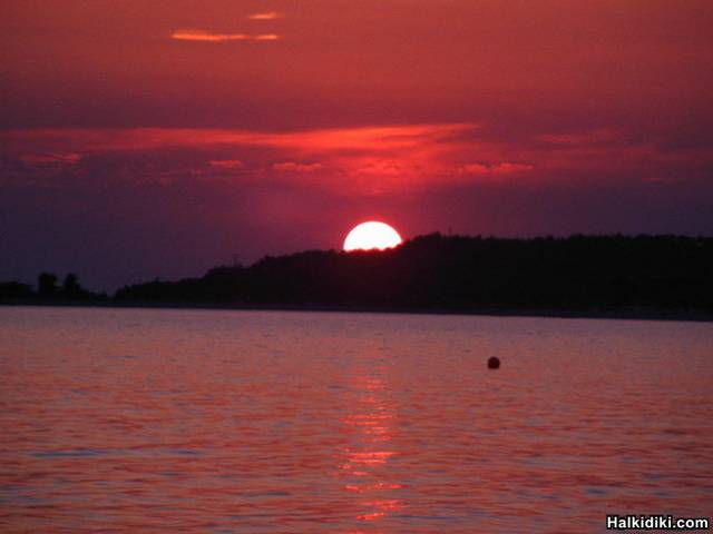 toroni_red_sunset