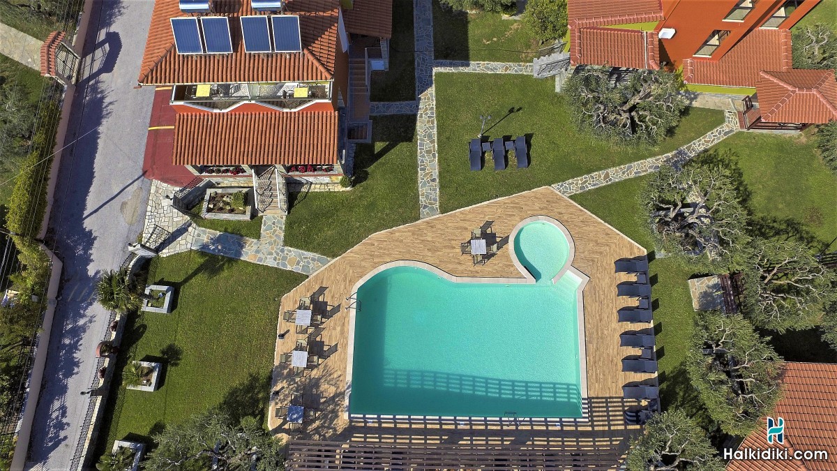 Sunday Summer Resort , Swimmingpool