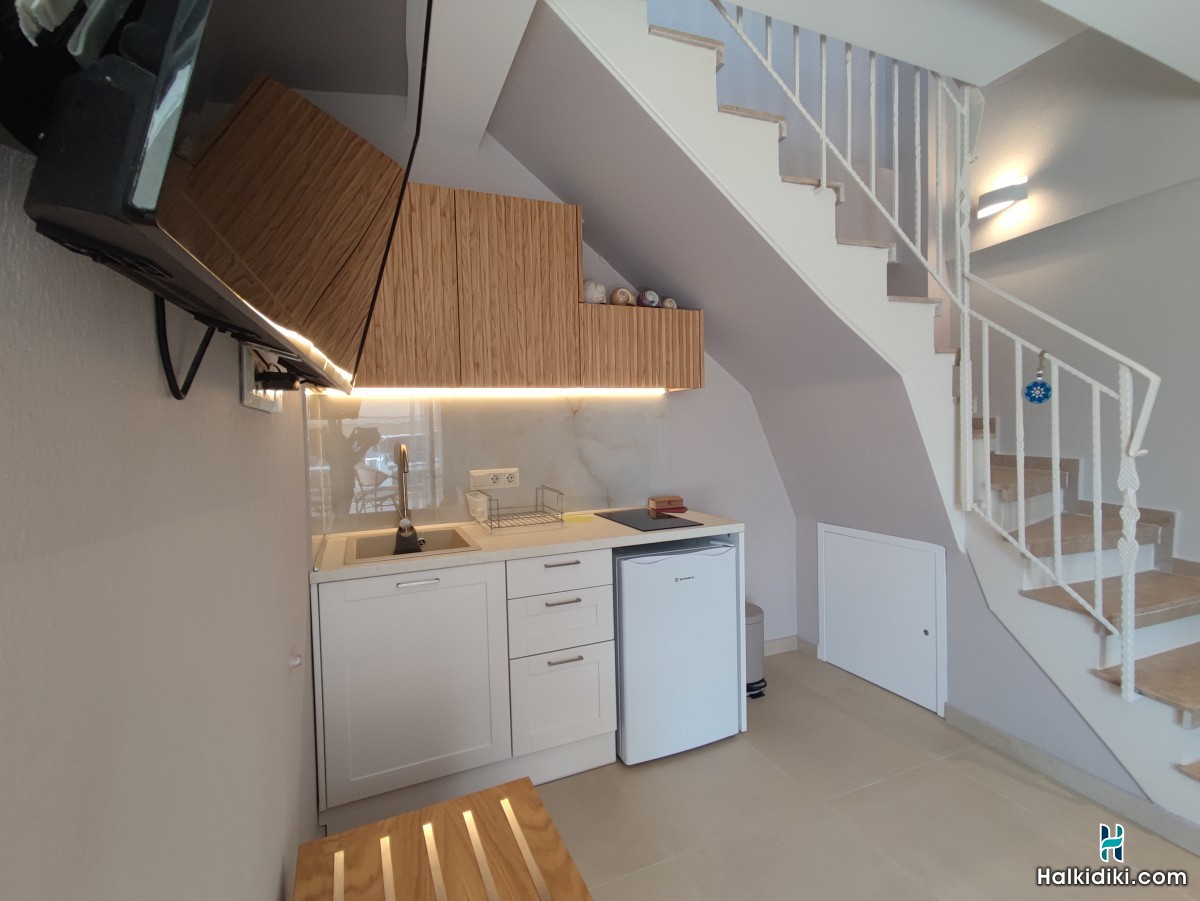 Theros Summer Suites, Suite 2