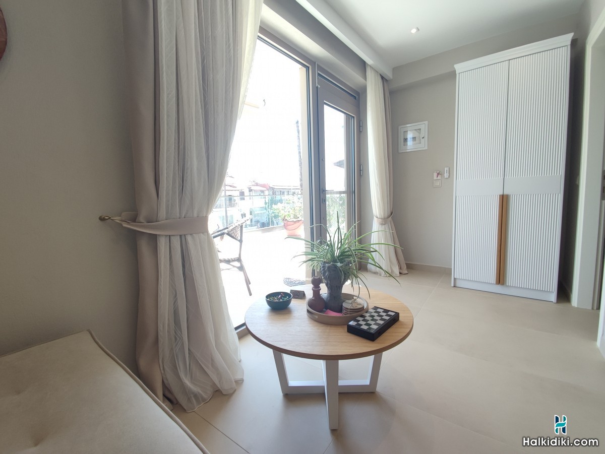Theros Summer Suites, Suite 2