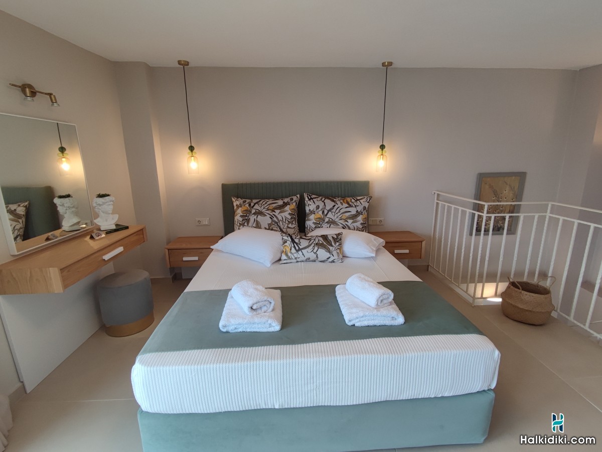 Theros Summer Suites, Suite 1