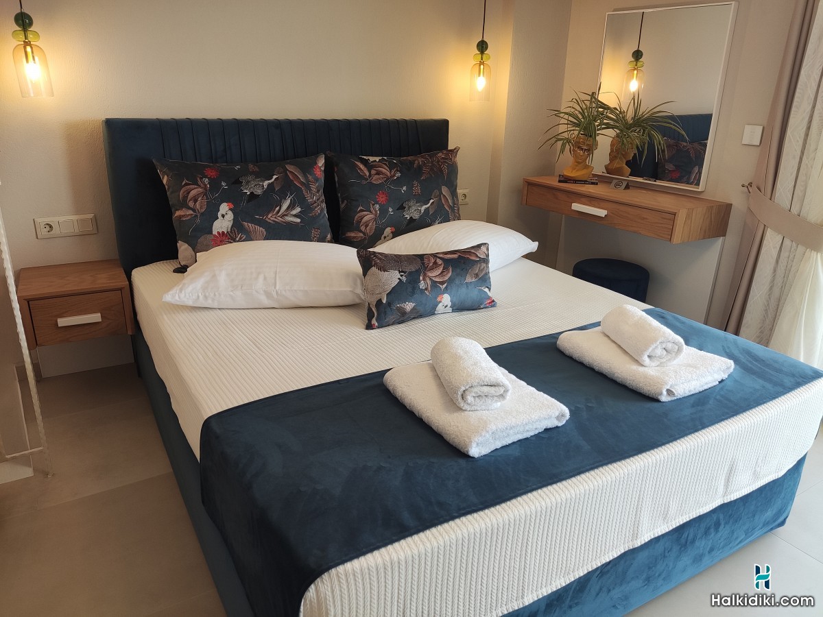 Theros Summer Suites, Suite 2