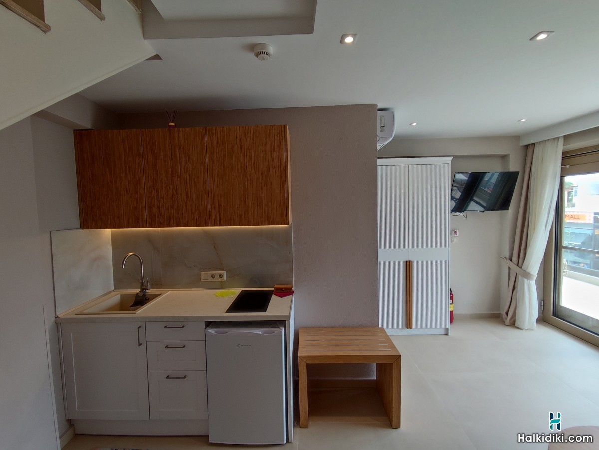 Theros Summer Suites, Suite 1