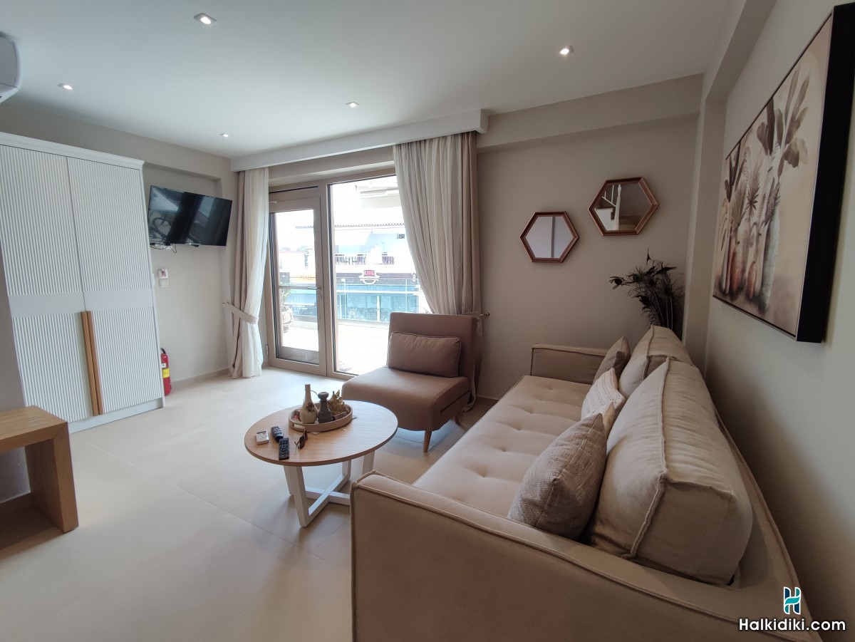 Theros Summer Suites, Suite 1