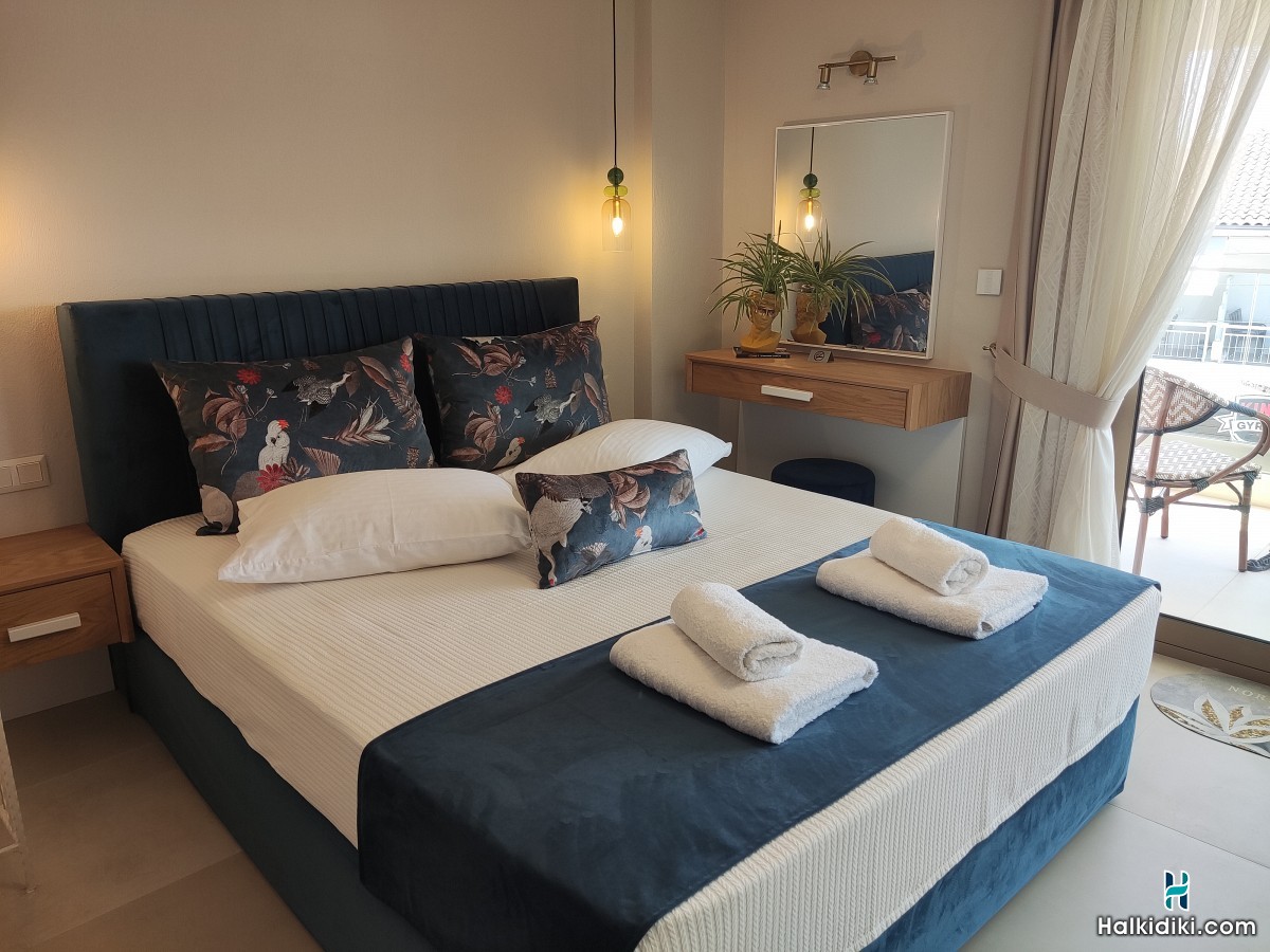 Theros Summer Suites, Suite 2