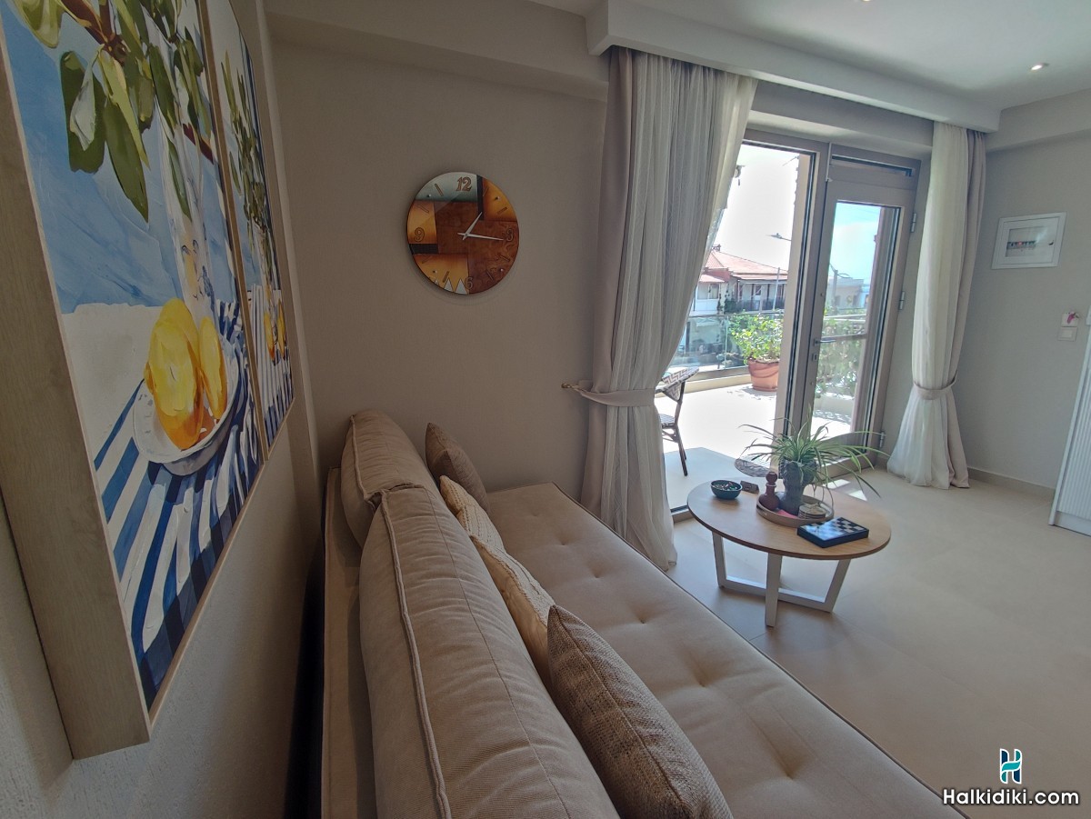 Theros Summer Suites, Suite 2