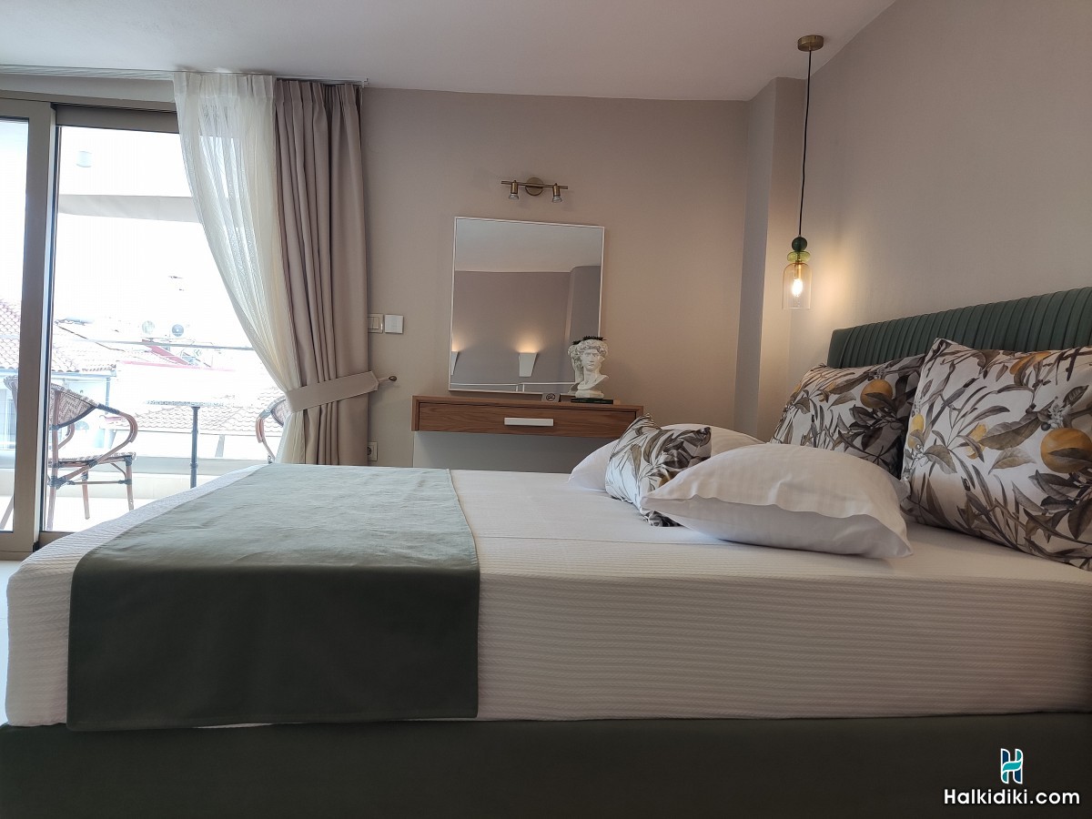 Theros Summer Suites, Suite 1