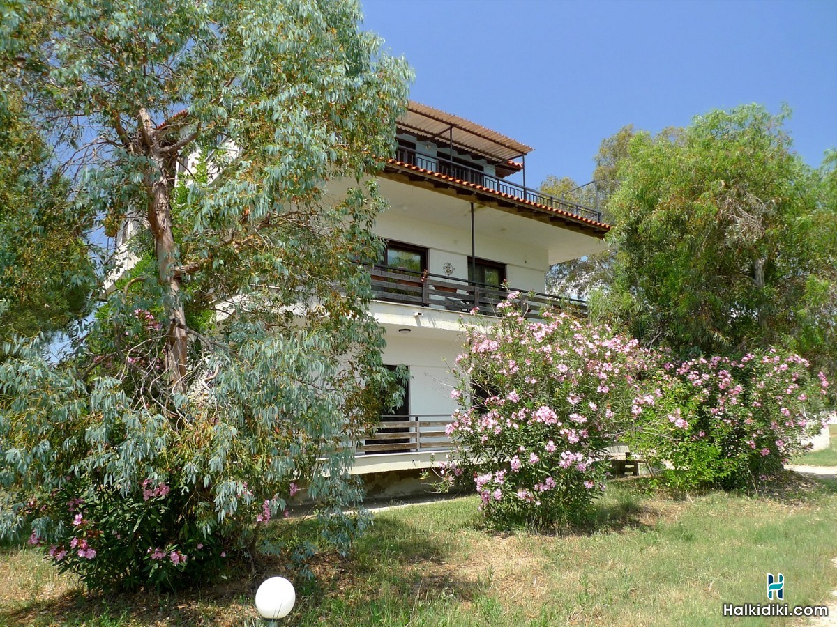 Vourvouroom Apartment, Außen