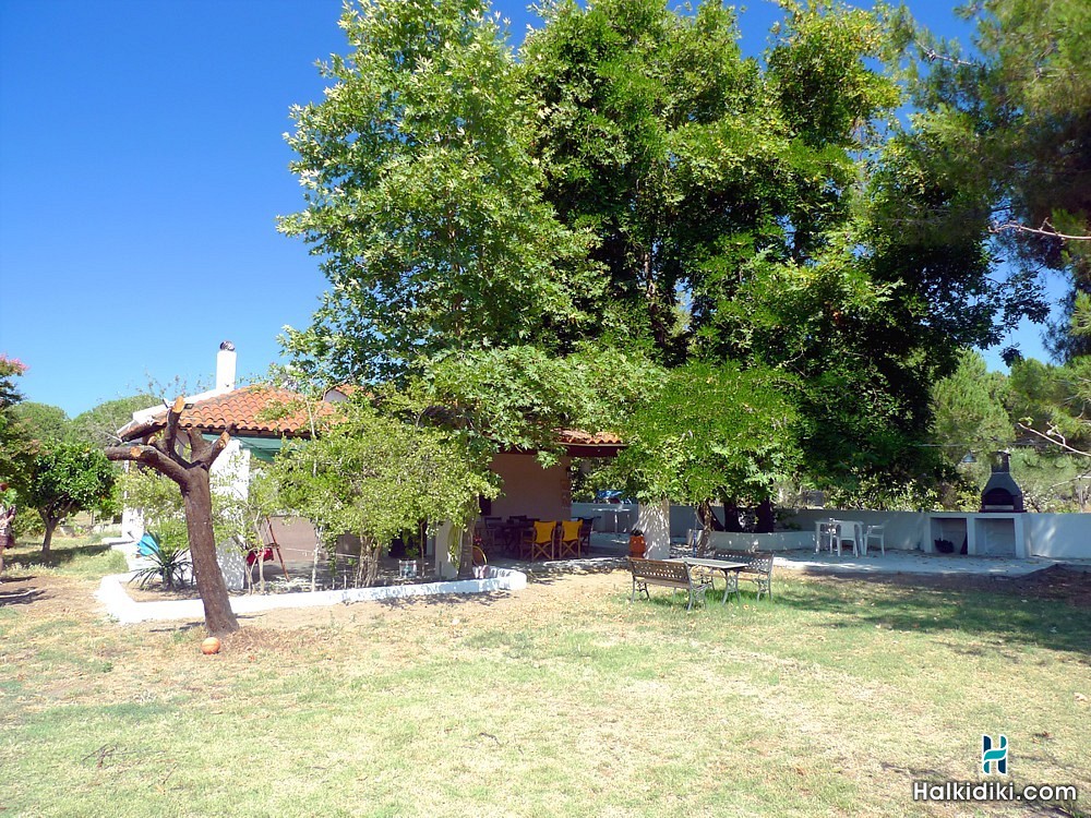 House in Vourvourou, Εξωτερικοί χώροι